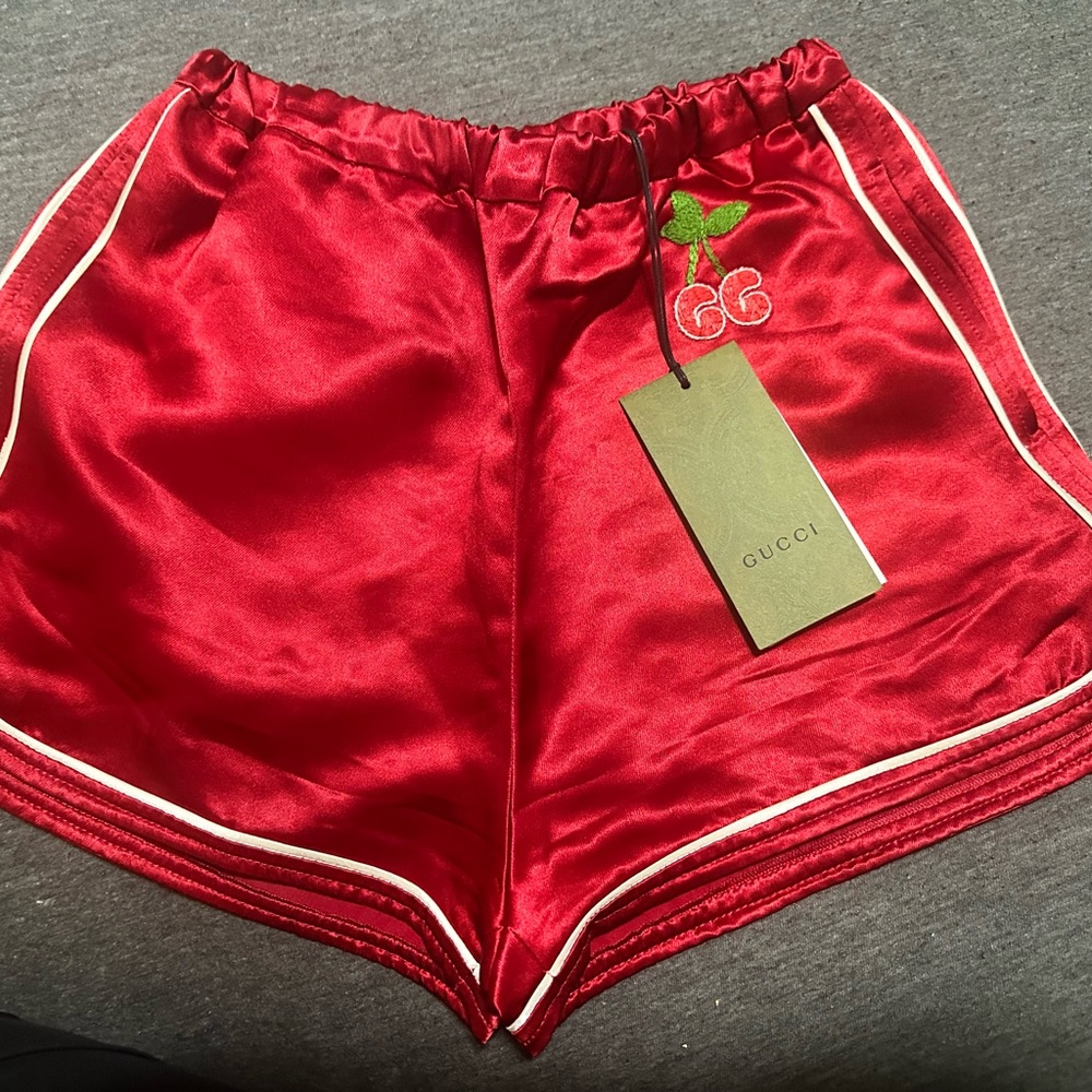 Gucci Cherry silk shorts 🍒